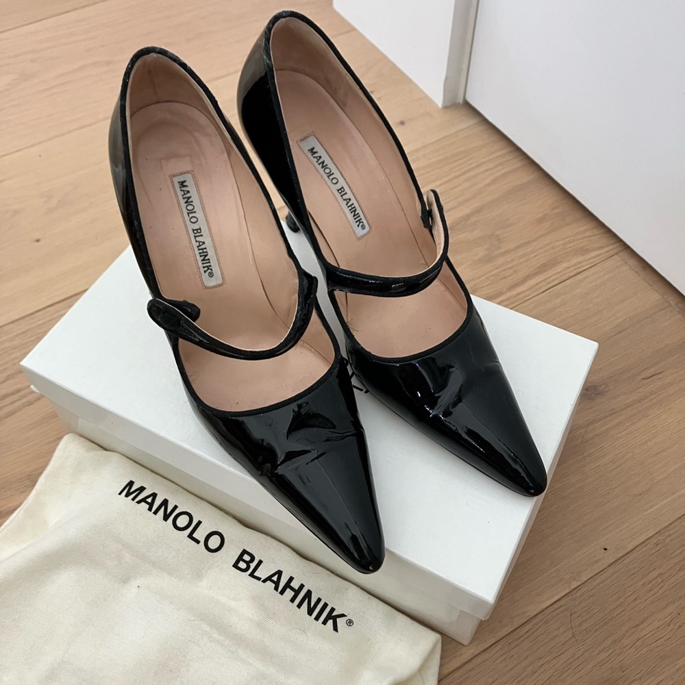Manolo Blahnik black patent leather heels
